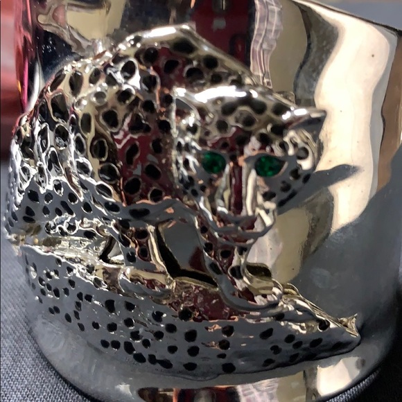Tiger silver tone Cuff bracelet - Picture 2 of 7